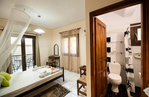 Lygia House | Oceanfront Mavra Studios: Pet-Friendly & Family-Ready Stay