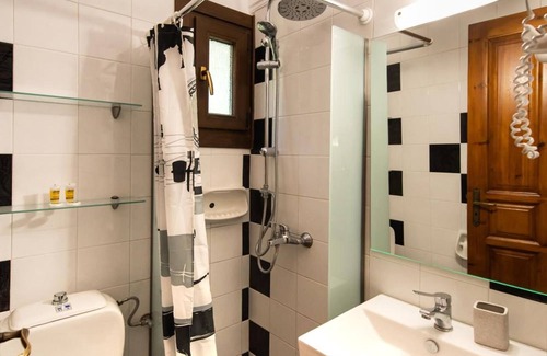 Lygia House | Oceanfront Mavra Studios: Pet-Friendly & Family-Ready Stay