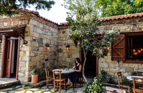 Adatepe Apartment | Experience Comfort at Mavras Tas Odalar: 4-Star Retreat