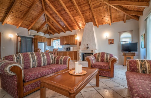 Tsilivi House | Top-Rated Mavrias Complex: Family-Friendly with Breakfast