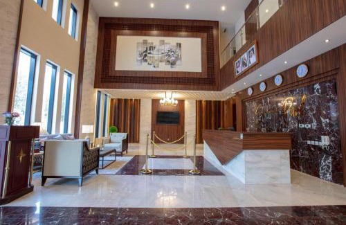 Hera Street Hotel | Relax at Seasons Park - Beachfront Hotel with Pool & Dining