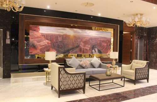 Hera Street Hotel | Relax at Seasons Park - Beachfront Hotel with Pool & Dining