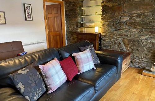 Lochgilphead House | Discover Mawenyoupe: Pet-Friendly Oceanfront Retreat