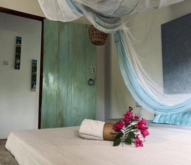 Kizimkazi Bed & Breakfast | Discover Mawingu Lodge: Oceanfront Getaway with Spa & Pets