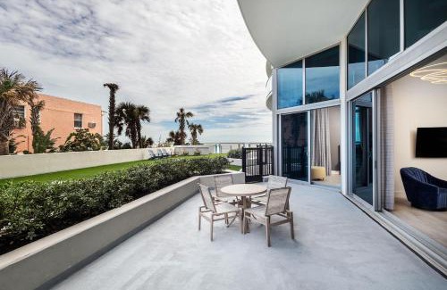 Daytona Beach Resort | Experience Max Beach Resort: Oceanfront Bliss Awaits!