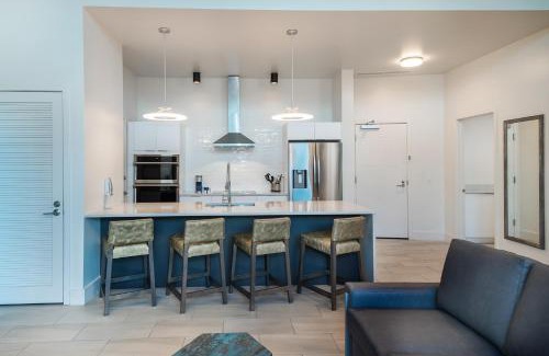Daytona Beach Resort | Experience Max Beach Resort: Oceanfront Bliss Awaits!