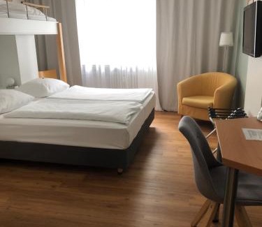 Friedrichstadt Hotel | Convenient MAX Hotel Düsseldorf with Self-Check-in