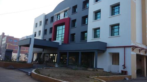 Jabalpur Hotel | Discover Max Hotels Jabalpur: Wheelchair Accessible Comfort