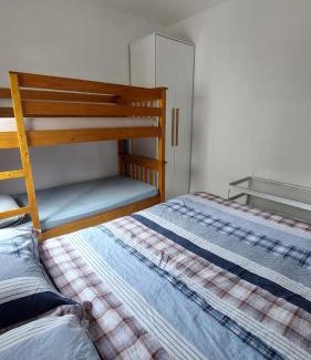Guilhermina Apartment | Top-Rated Max House PG with Child-Friendly Amenities