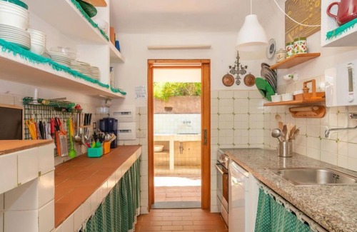 Portobello House | Experience Oceanfront Bliss at Maximilian by Interhome