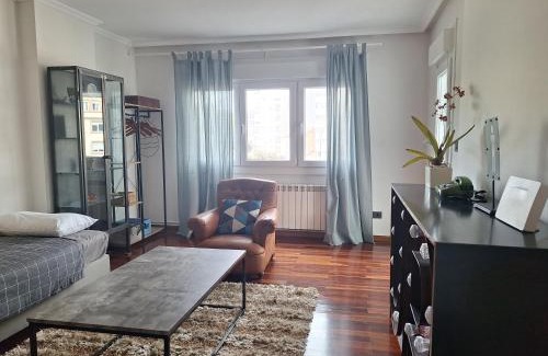 Lugo Apartment | Relax at Maximo Confort: Family-Friendly with Top Reviews