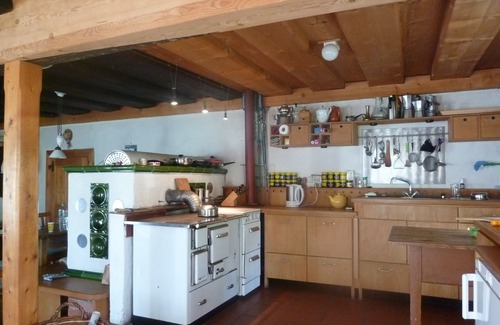 Barnau House | Idyllic Retreat: Detached House with Pool & Ocean Views
