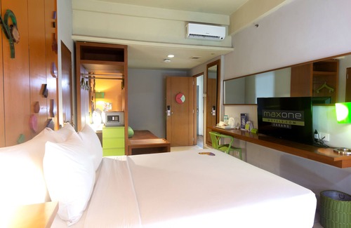 Kebon Sirih Hotel | Discover MaxOne Sabang Jakarta: Spa and Family-Friendly Stay