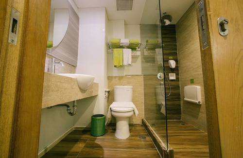 Gubeng Hotel | Stylish MaxOneHotels at Dharmahusada - Top Rated in Surabaya