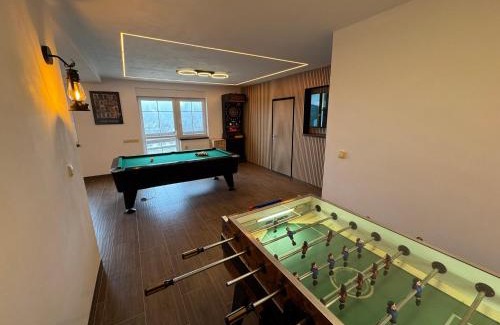 Rovensko pod Troskami House | Discover MAXOVO KRÁLOVSTVÍ: Pet-Friendly Family Retreat