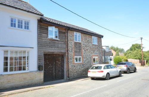 Ixworth House | Pet-Friendly Retreat at May Barn, Ixworth - Rated 8.7/10