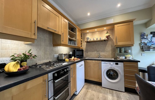 Dersingham Cottage | Pet-Friendly May Bell Cottage with a Garden in Dersingham