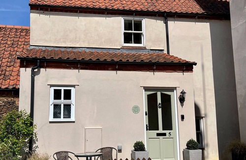 Dersingham Cottage | Pet-Friendly May Bell Cottage with a Garden in Dersingham