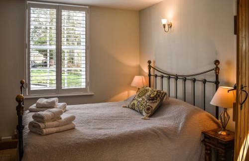 Saxmundham House | Discover May Cottage: Family and Pet Friendly Retreat