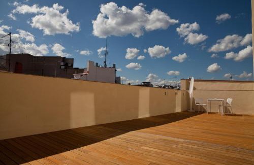 Gothic Quarter Hotel | Convenient May Ramblas Hotel: Ideal for Families & Accessibility