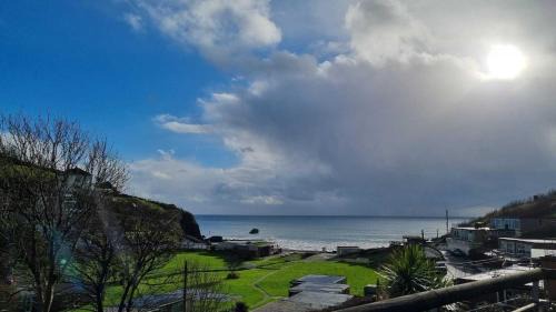Millendreath Apartment | Oceanfront May View Apartment with Spectacular Sea Views