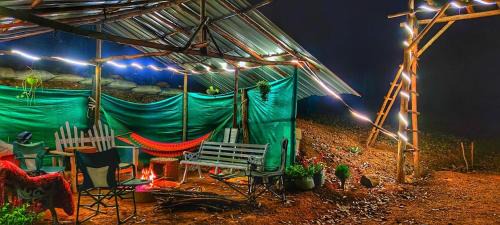 Kodaikanal House | Cozy Maya Cottage: Pet-Friendly Tiny House Retreat