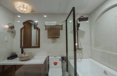 Con Son Hotel | Discover Maya Hotel 4: Family-Friendly with Pool & Spa