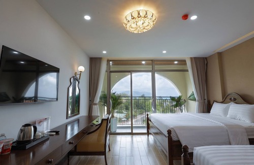 Con Son Hotel | Discover Maya Hotel 4: Family-Friendly with Pool & Spa