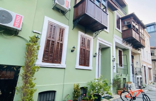Old Town Hotel | Comfortable Maya Hotel Studio A with Family-Friendly Amenities