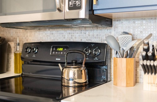 South Scottsdale Condo | Maya Motel: Family-Friendly Retreat with Kitchen Amenities