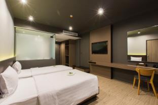 Ban Bo Han Hotel | Relax at Maya Phuket Airport Hotel - SHA Extra Plus Stay