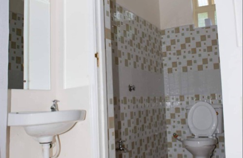 Nyeri Hotel | Budget-Friendly Maya's Guest House with Breakfast & Kids' Area