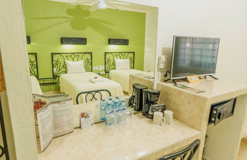 Palenque Hotel | Experience Relaxation at Maya Tulipanes Express Hotel