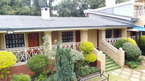 Nyeri Hotel | Cozy Mayas Suites: Family-Friendly with Onsite Dining