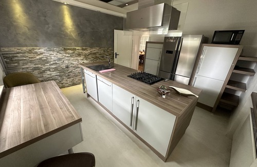Bockum Apartment | Premier 4-Room Apartment with Terrace Near the Highway