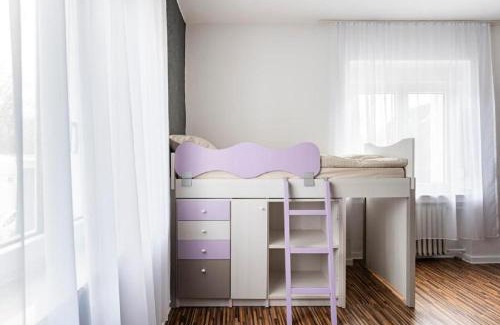 Oppum Apartment | Spacious 4-Room Apartment Near the Highway - Guest Rated 9.5