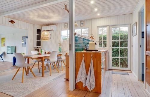 Assens House | Seaside Retreat: "Maybrit" with Oceanfront Spa Amenities