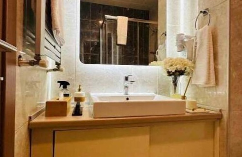 Basaksehir Apartment | Charming Maydan View Apartment - Family-Friendly Retreat