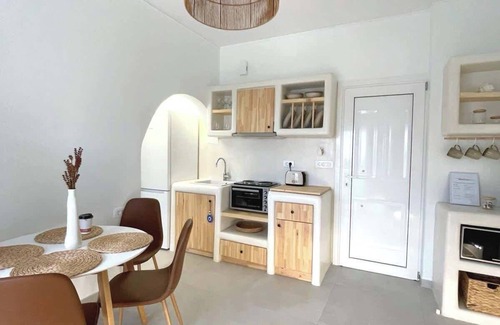 Kamari Apartment | Ocean View Retreat at Seaclusion Santorini for Families