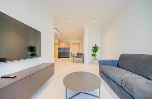 St. Andrew's Apartment | Discover Mayfair by Premier Suites: Family-Friendly Comfort