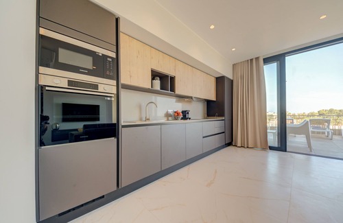 St. Andrew's Apartment | Elegant Oceanfront Retreat at Mayfair by Premier Suites MT