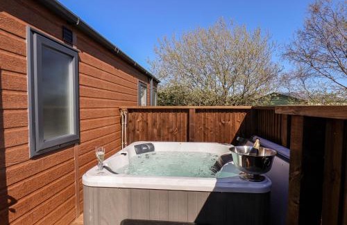 Runswick Bay House | Discover Mayflower Lodge: Pet-Friendly 4-Star Retreat