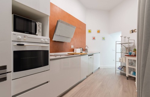 Sol House | Relax at MAYOR SQUARE by MONARO with Family-Friendly Amenities