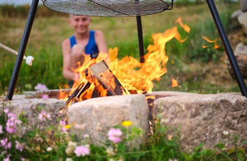 Mank Bed & Breakfast | Discover Mayr-Hof: Family-Friendly Retreat with Hot Tub