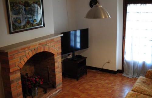 Availles-Limouzine House | Family-Friendly Retreat at Mays' House for Memorable Stays