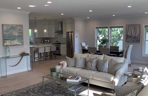 Bonnet Shores House | Discover Maywood Bonnet Rails with Breakfast and Kitchen