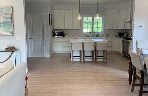 Bonnet Shores House | Discover Maywood Bonnet Rails with Breakfast and Kitchen