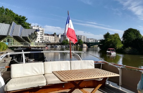 Talensac-Pont Morand Boat Rental | Guest Rated 10/10: MAZ Glaz Offers Family-Friendly Comfort