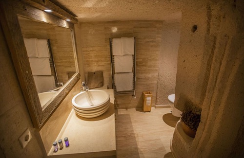 Uchisar Hotel | Explore Maze Of Cappadocia: Guest Rated 9.8/10 with Top Amenities