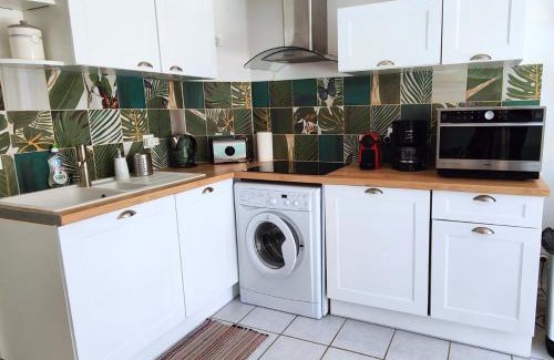 Miramar Apartment | Cozy Mazet Steps from the Beach with Ocean Views & Wifi